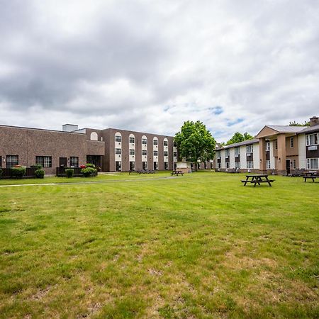 Glengarry Extended Stays Труро Экстерьер фото